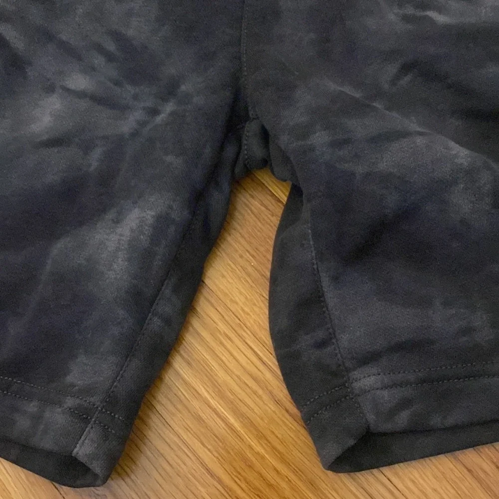 Old Navy Boys Gray Cotton Shorts Size M